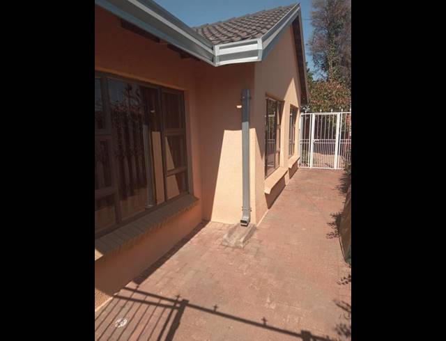 3 BEDROOM HOUSE FOR SALE IN DHLAMINI